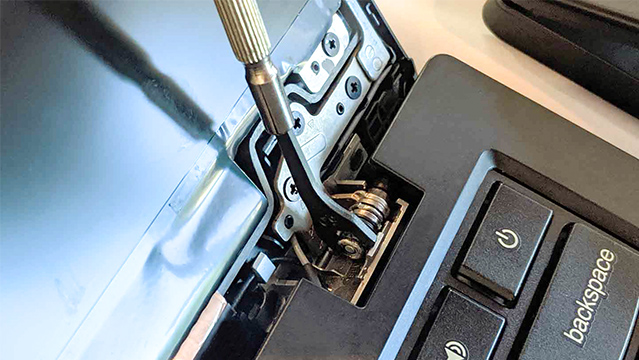 笔记本电脑转轴故障的原因有哪些?